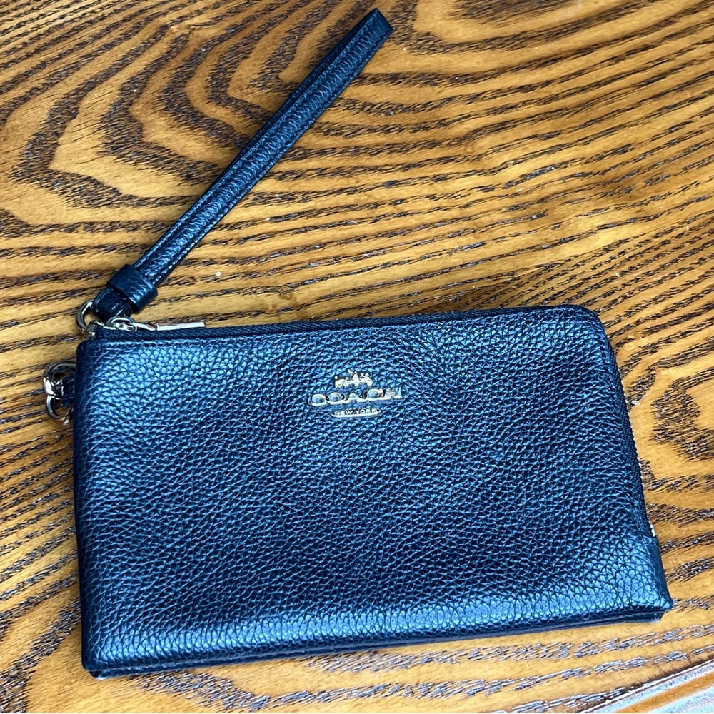 Black Michael Kors Wrislet